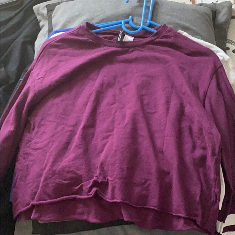 maroon crop top